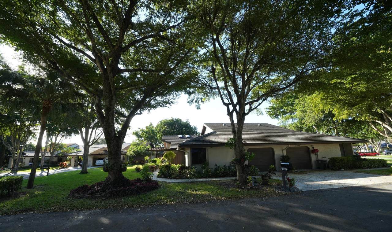 10084 Cherrywood Place - Photo 1