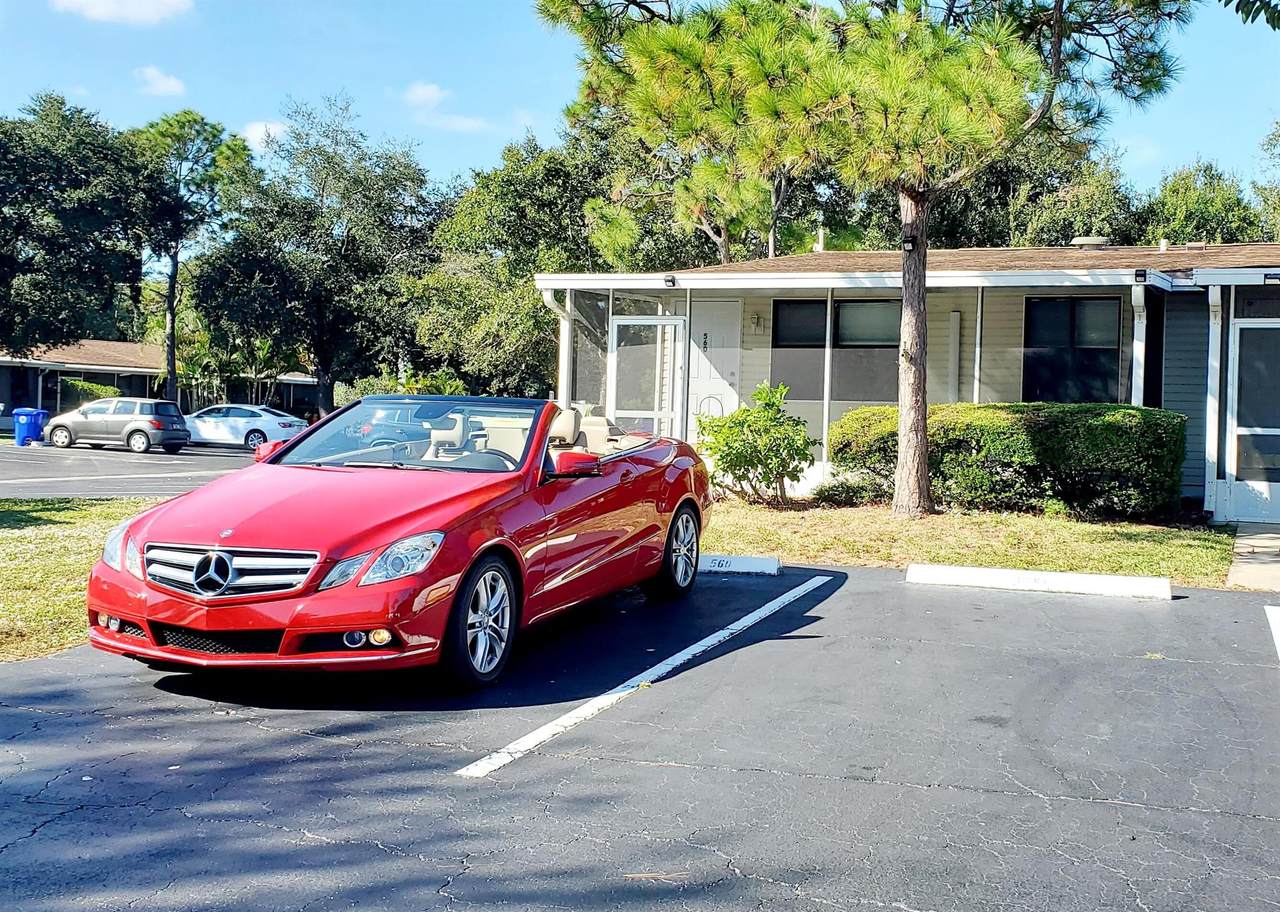 560 7th Place - Photo 1