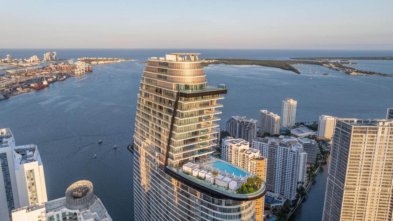 300 Biscayne Boulevard - Photo 1