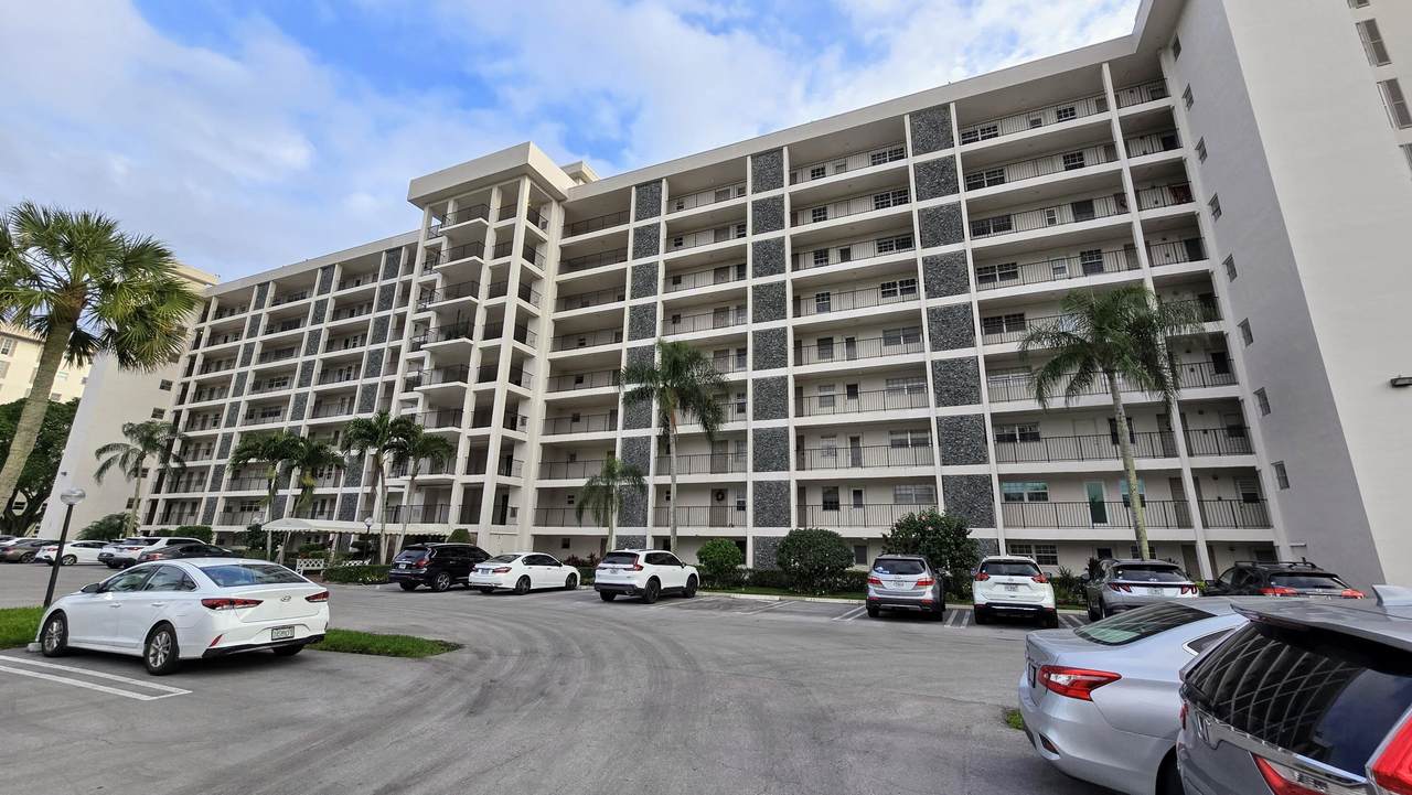 3100 Palm Aire Drive - Photo 1
