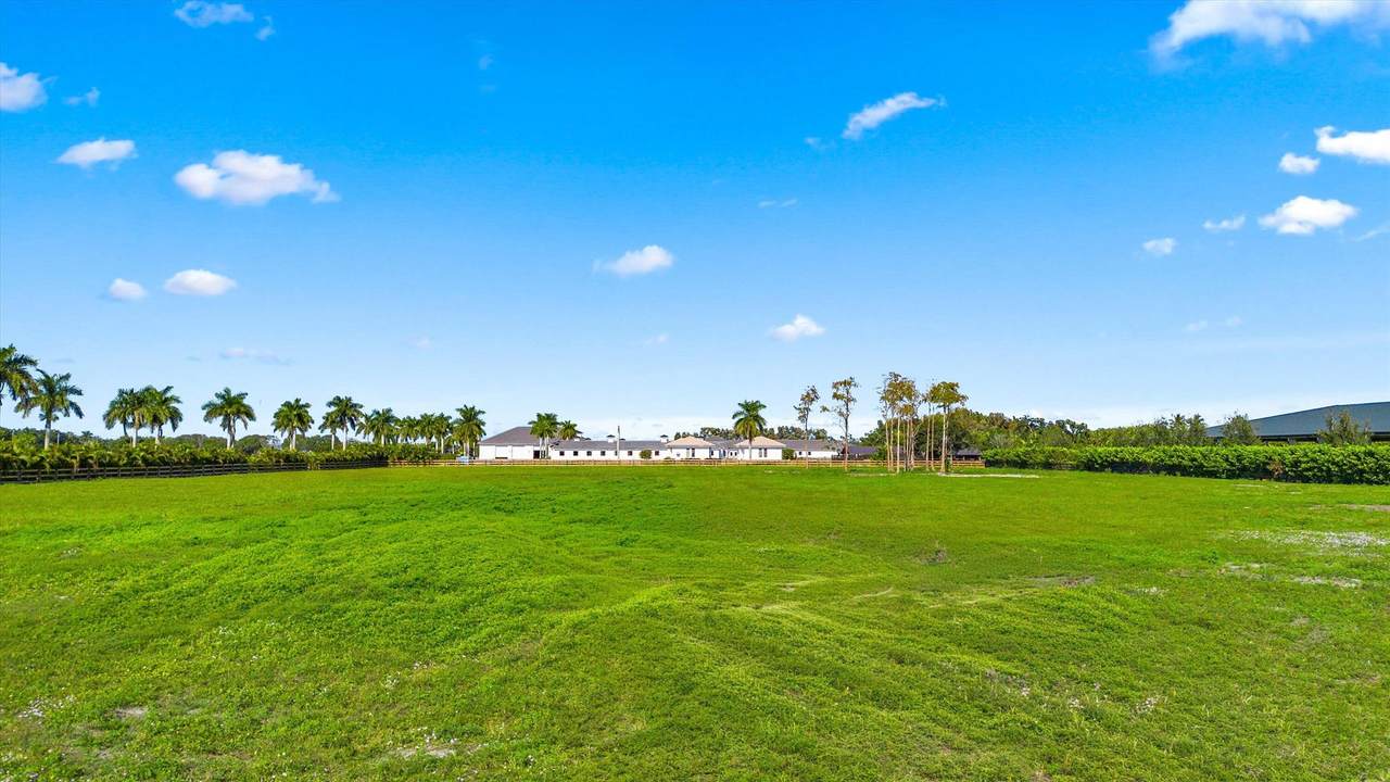 12875 50th Street - Photo 1