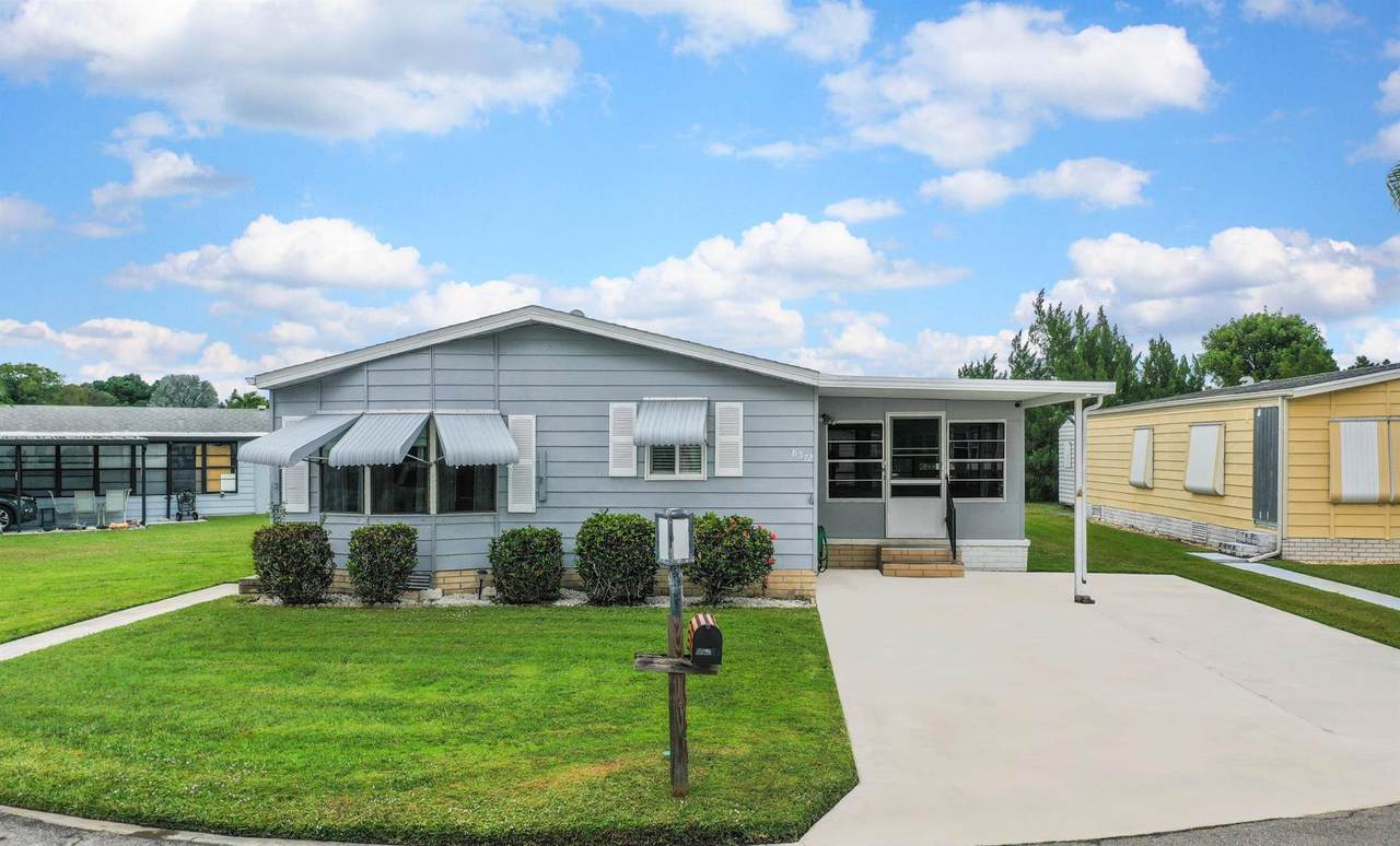 8572 Florence - Photo 1