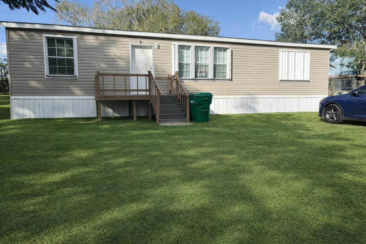 4415 23rd Court - Photo 1
