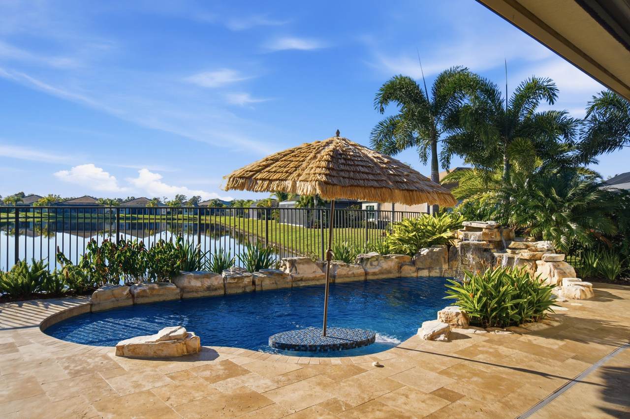 https://bt-photos.global.ssl.fastly.net/beaches/1280_boomver_2_R11152316-2.jpg