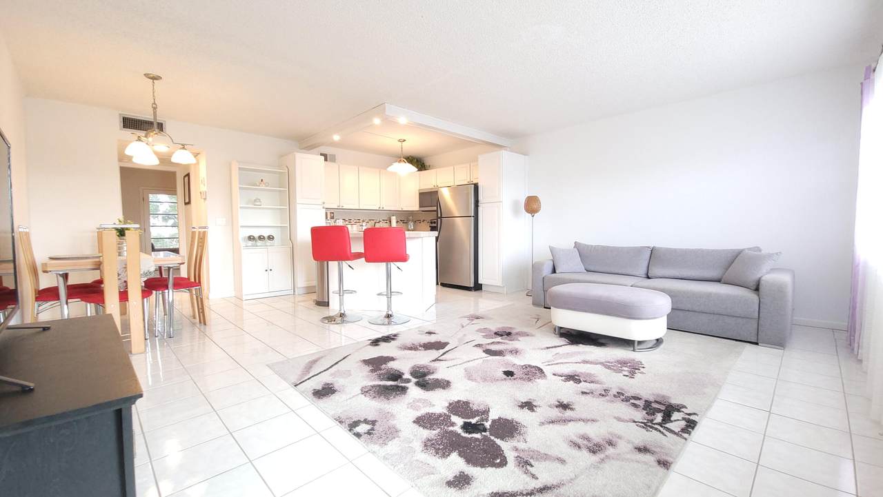 405 Southampton A - Photo 1