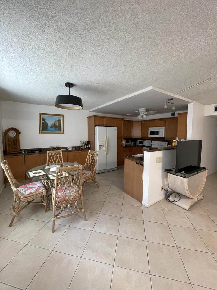 244 Grantham C - Photo 1