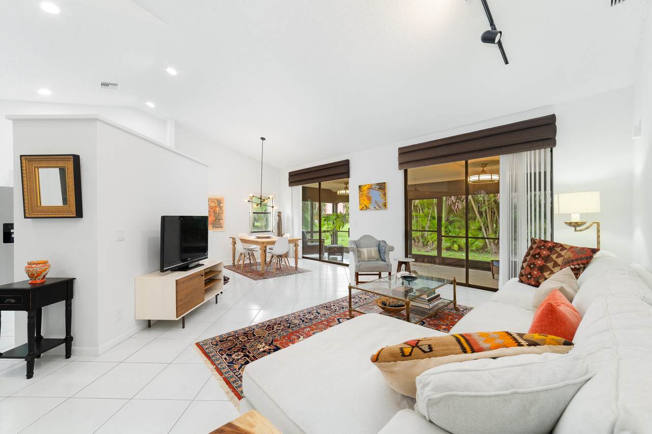 7520 Lexington Club Boulevard - Photo 1