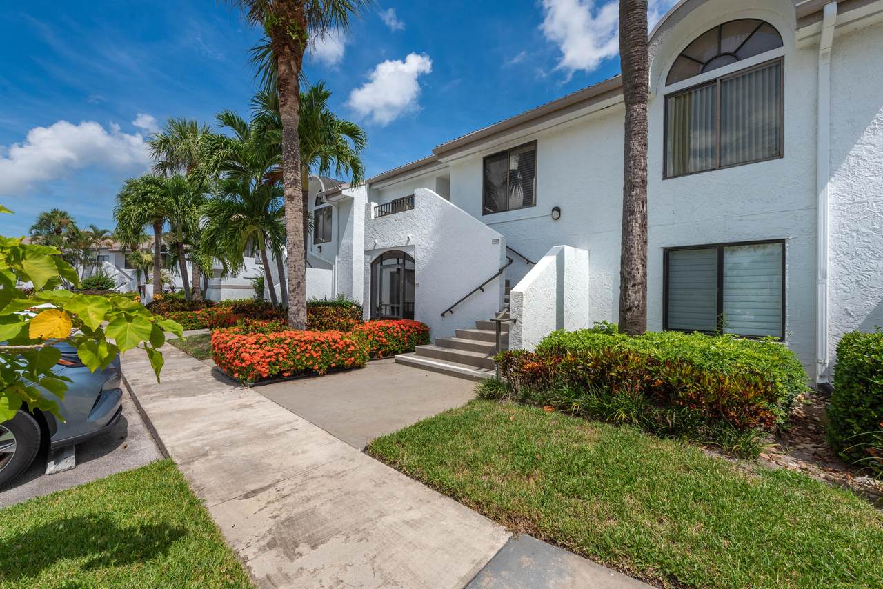7689 Glendevon Lane - Photo 1