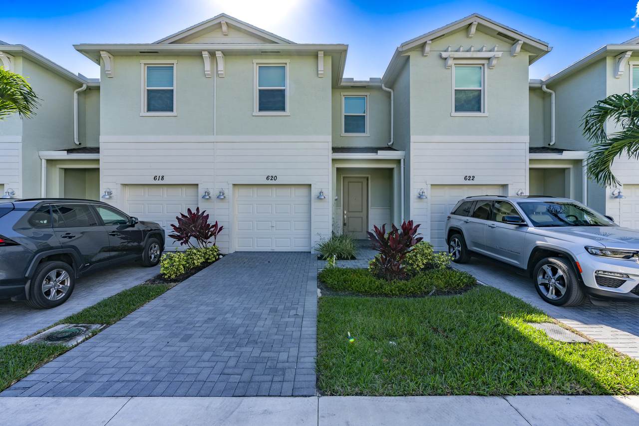 620 Lake Falls Street - Photo 1