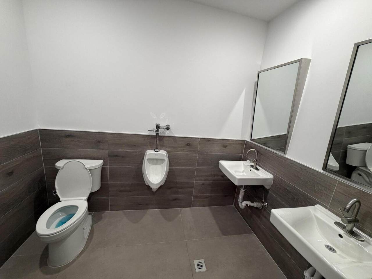 https://bt-photos.global.ssl.fastly.net/beaches/1280_boomver_2_R11157954-2.jpg