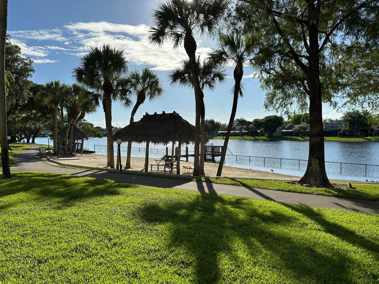 https://bt-photos.global.ssl.fastly.net/beaches/1280_boomver_2_R11161391-2.jpg