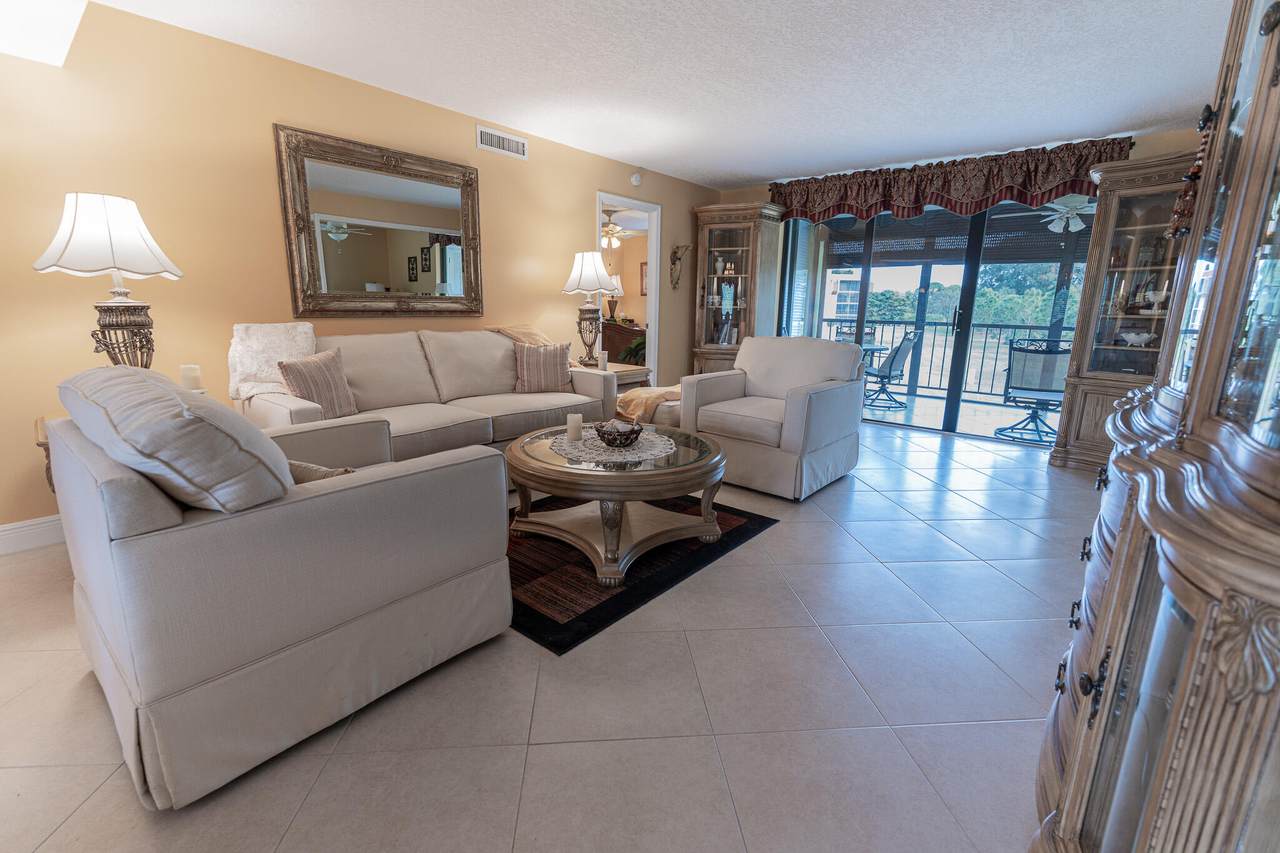 5390 Woodland Lakes Drive - Photo 1