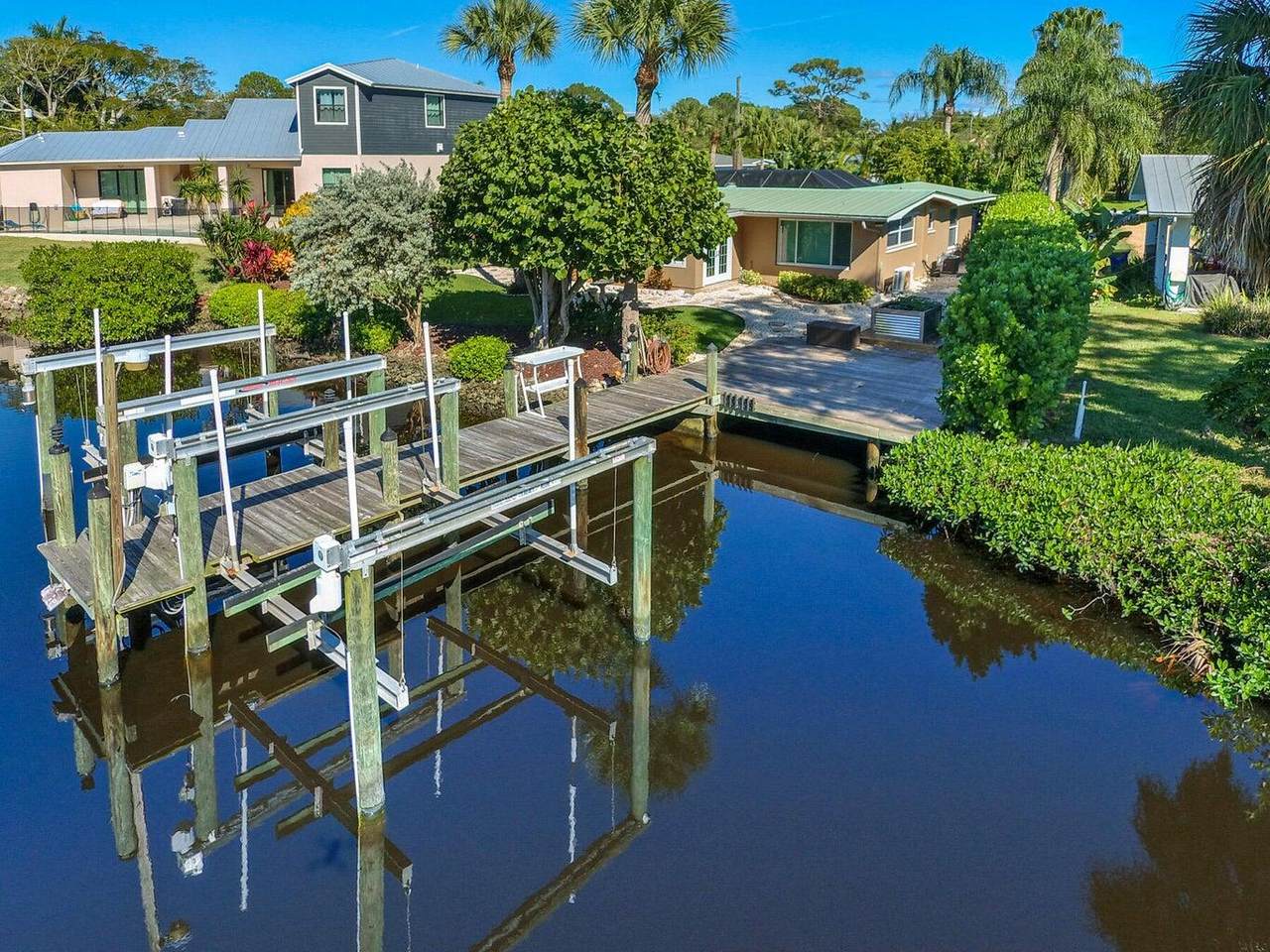 1282 Pelican Crescent - Photo 1