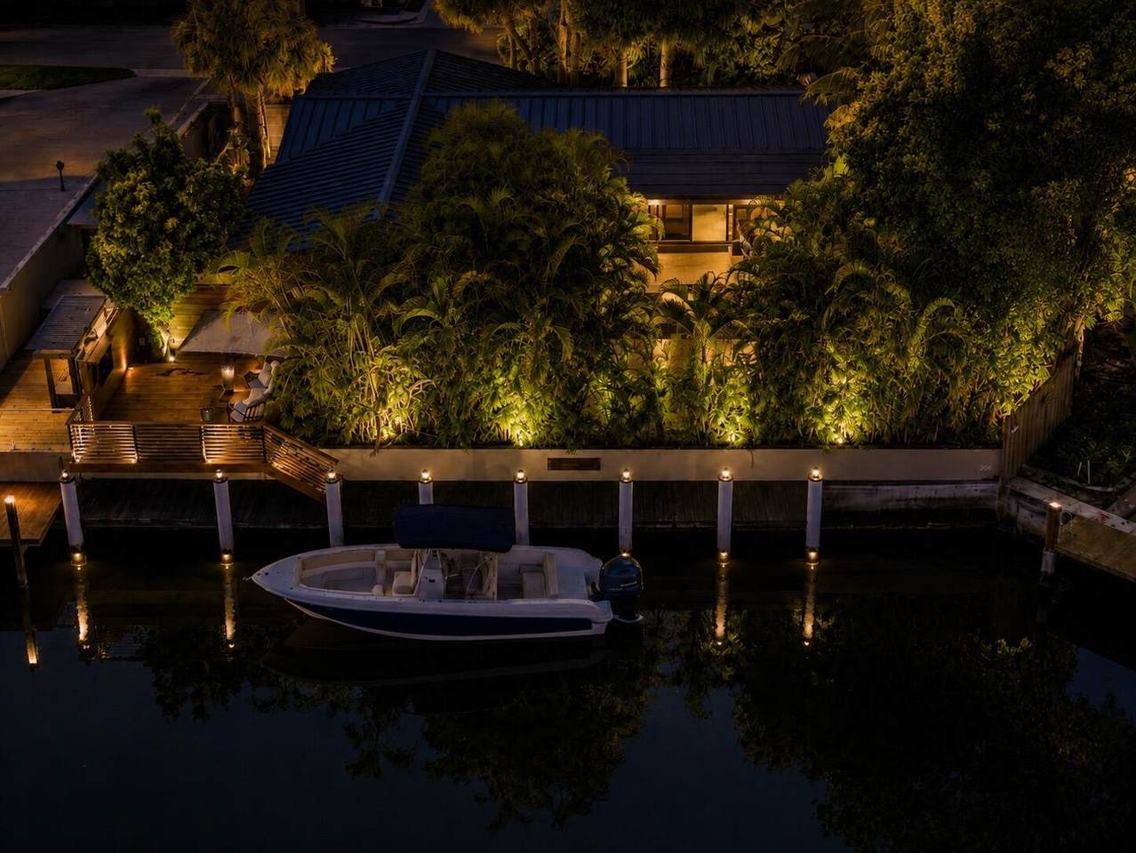 https://bt-photos.global.ssl.fastly.net/beaches/1280_boomver_2_R11165081-2.jpg
