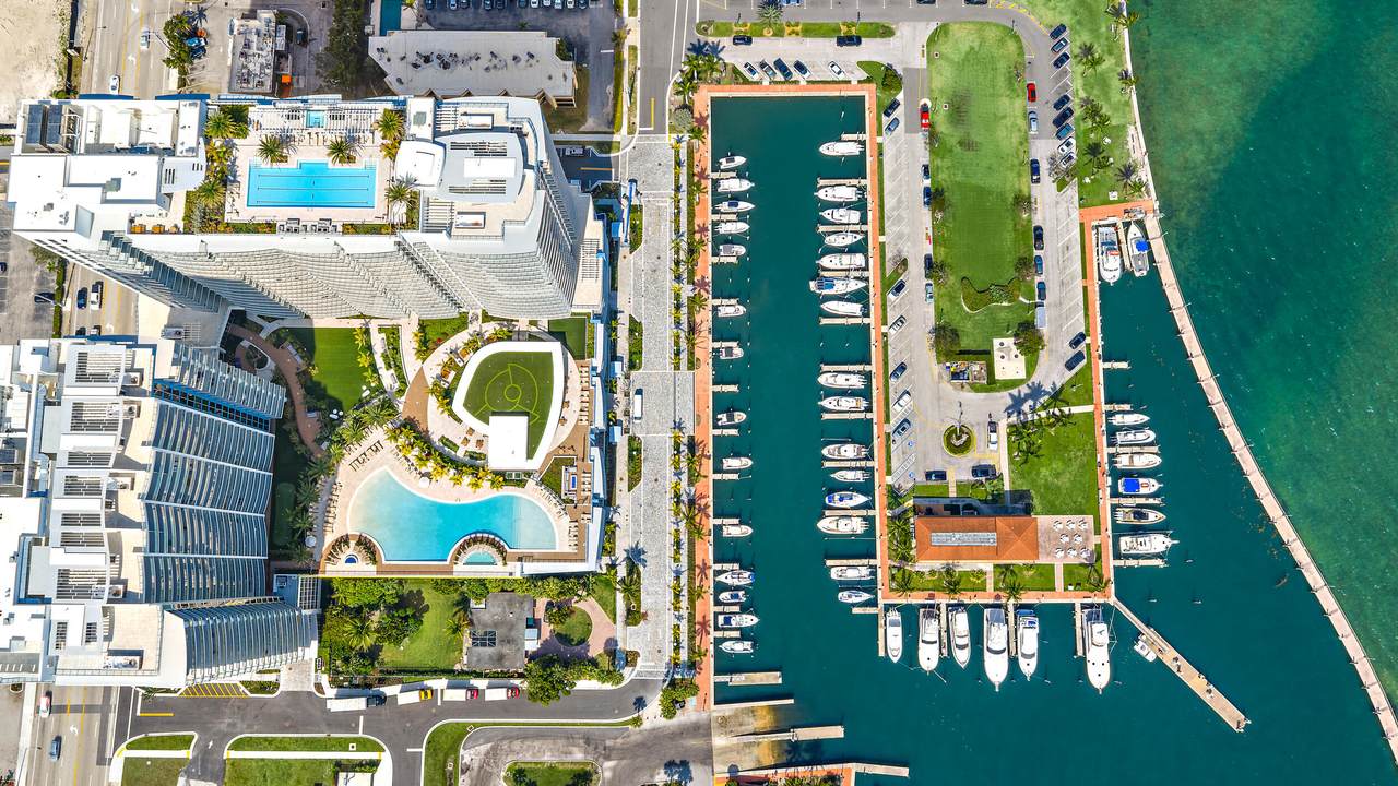 220 Lake Shore Drive - Photo 1