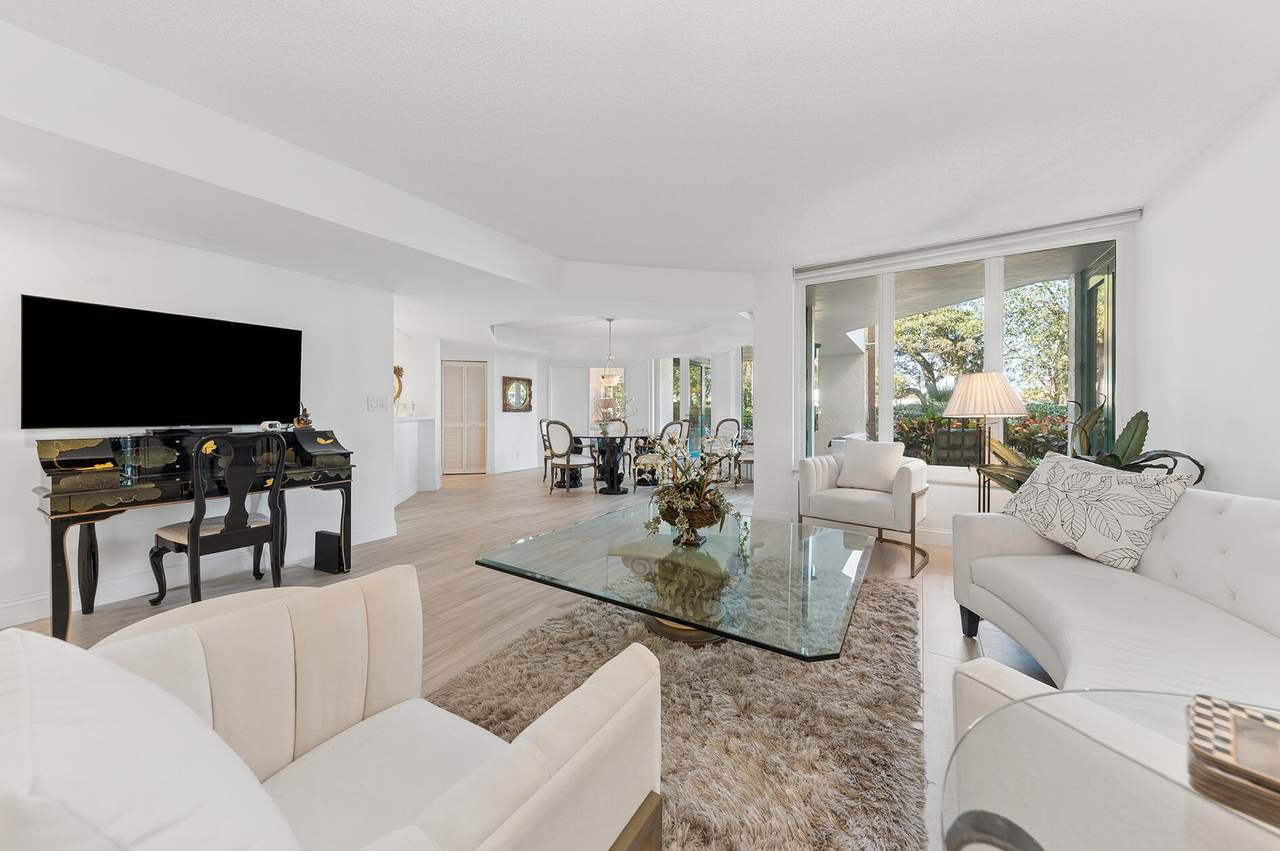 100 5th Avenue - Photo 1