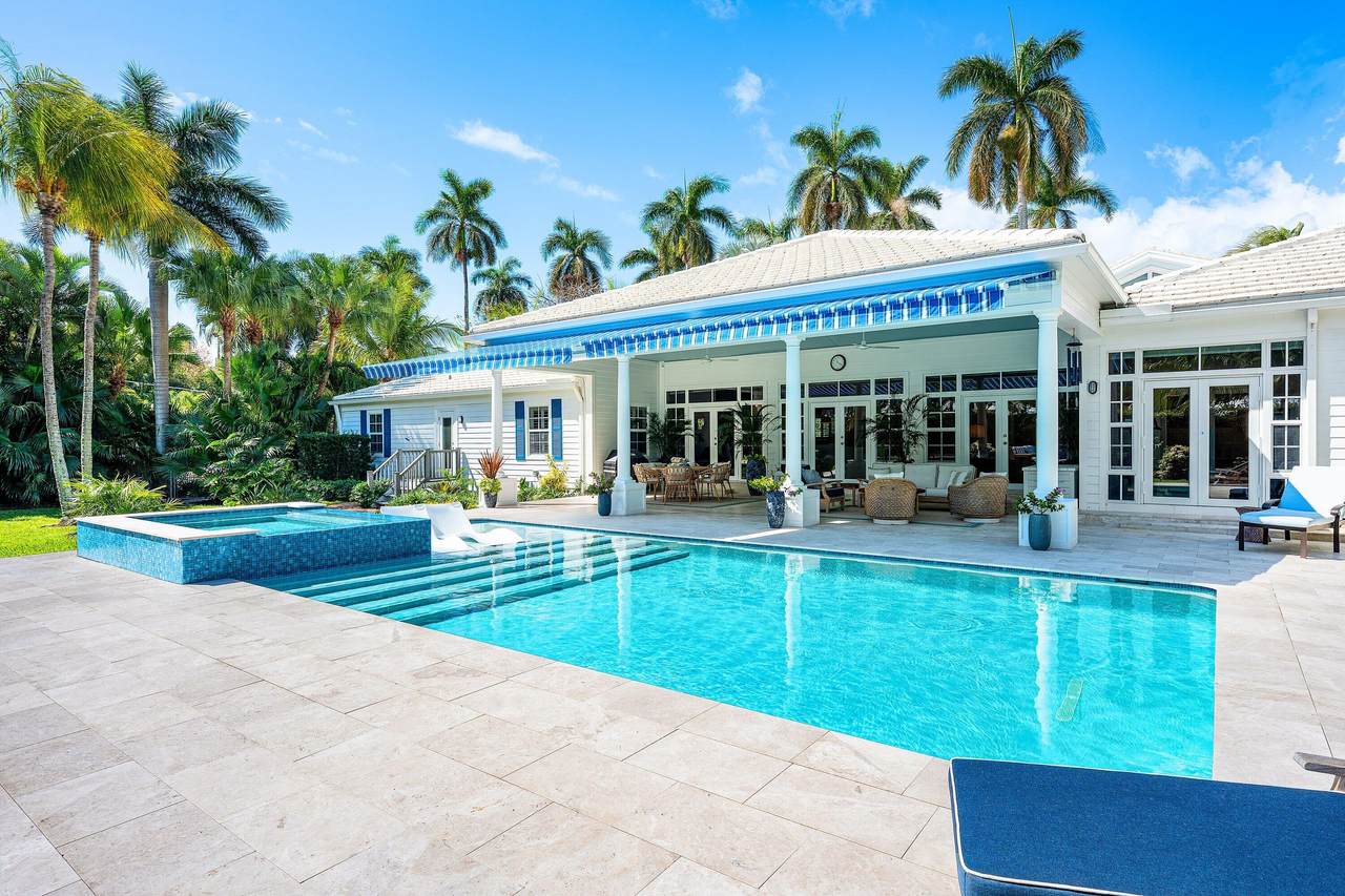 https://bt-photos.global.ssl.fastly.net/beaches/1280_boomver_2_R11168603-2.jpg