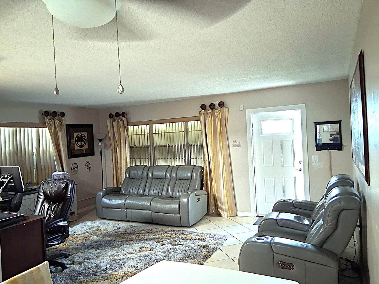 https://bt-photos.global.ssl.fastly.net/beaches/1280_boomver_2_R11169586-2.jpg