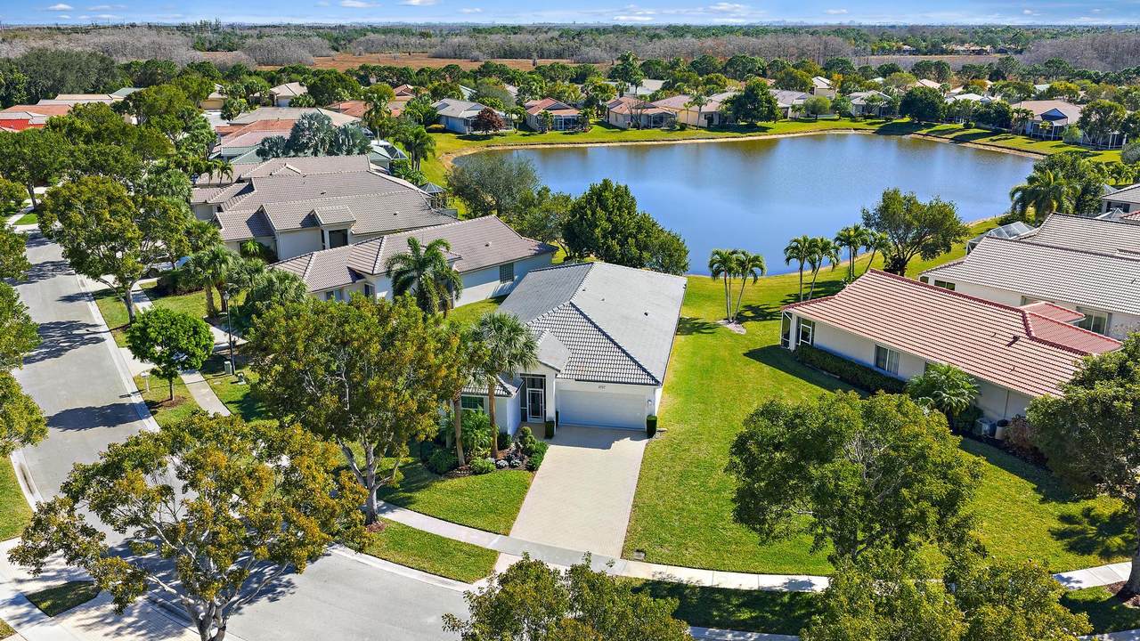 2737 Clipper Circle - Photo 1
