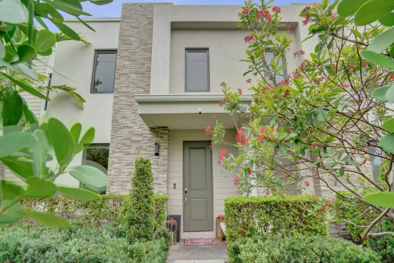 435 17th Street - Photo 1