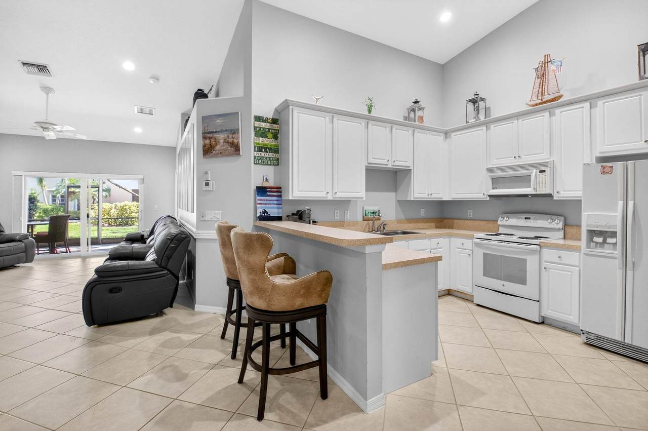 12054 Napoli Lane - Photo 1