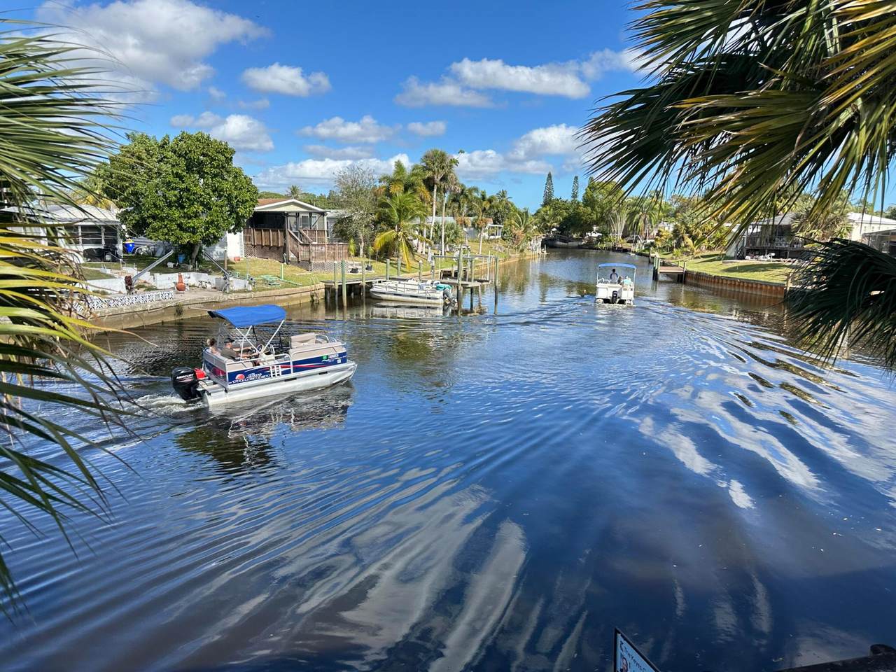 https://bt-photos.global.ssl.fastly.net/beaches/1280_boomver_3_B26010051-2.jpg