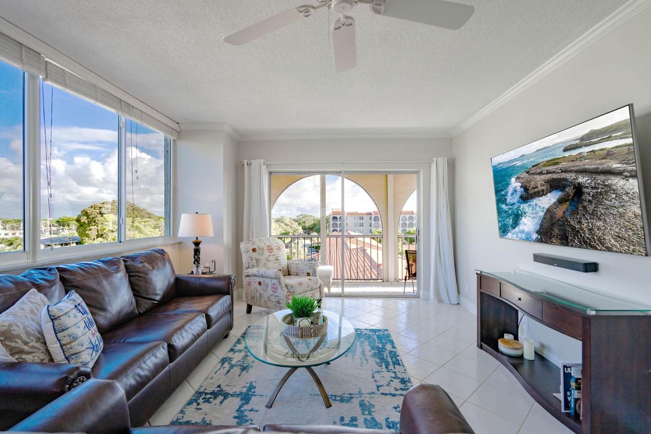 250 20th Street - Photo 1
