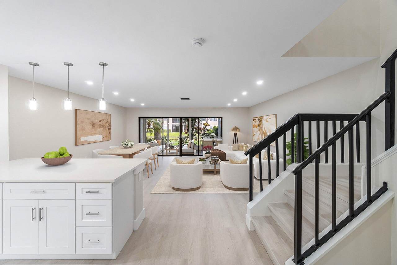 16 Stratford Drive - Photo 1