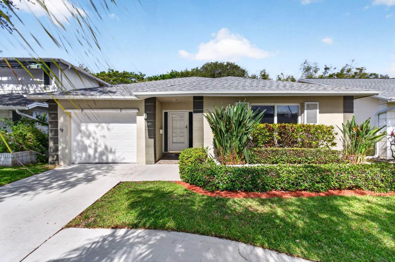 201 Del Rio Boulevard - Photo 1