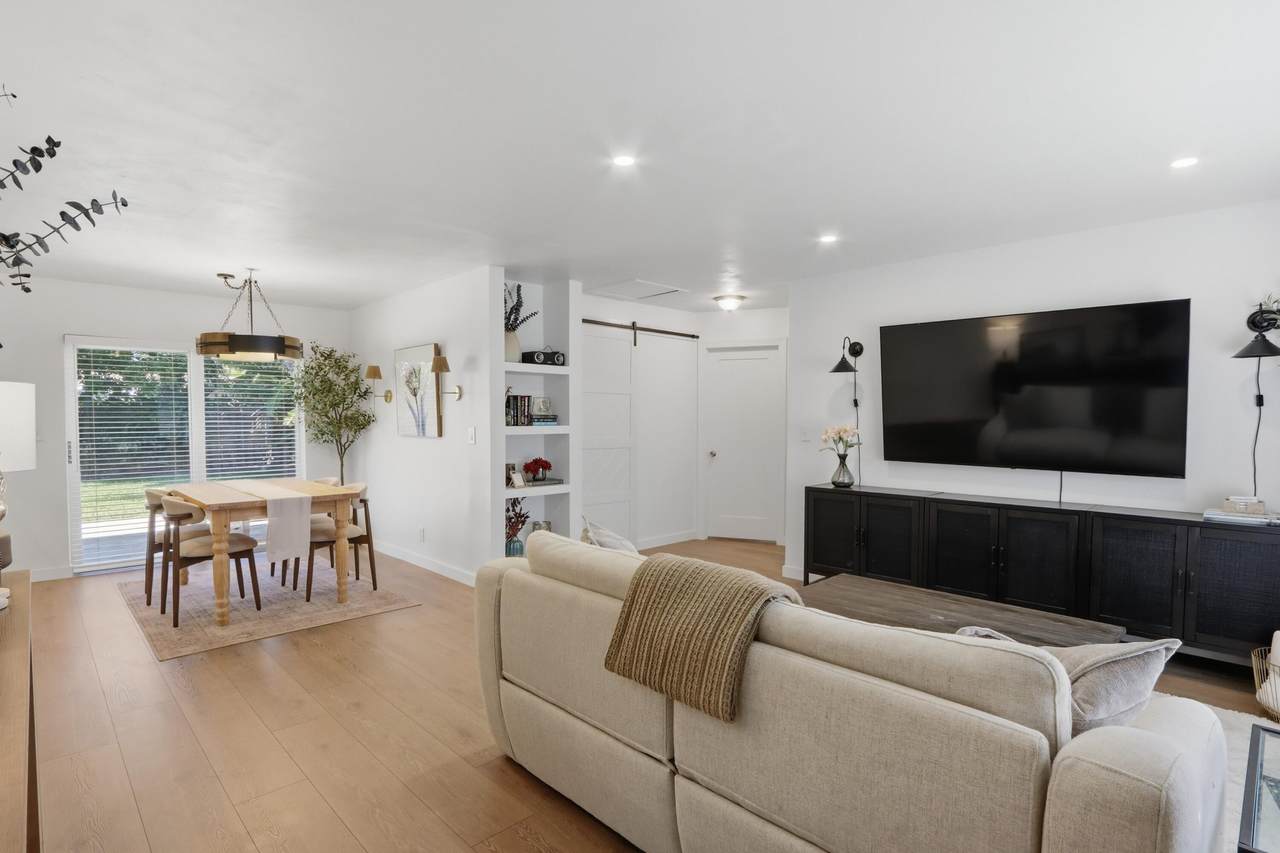 365 Garden Boulevard - Photo 1