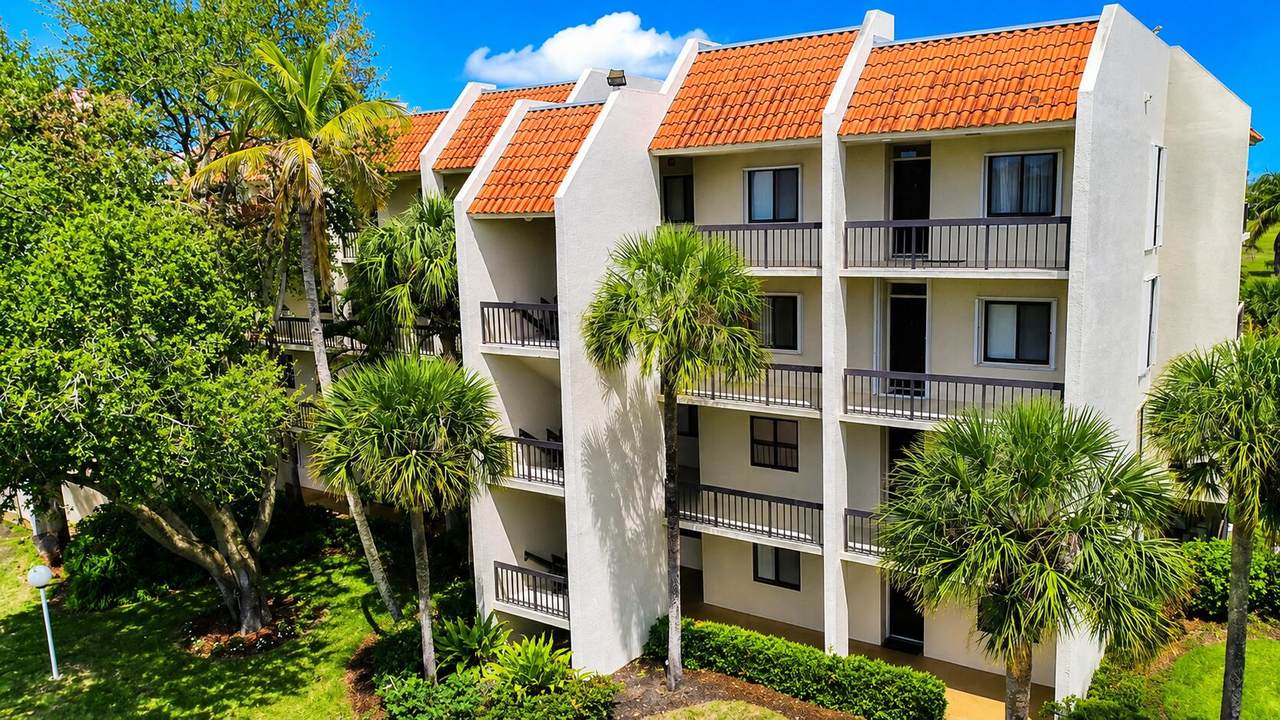 3050 Presidential Way - Photo 1