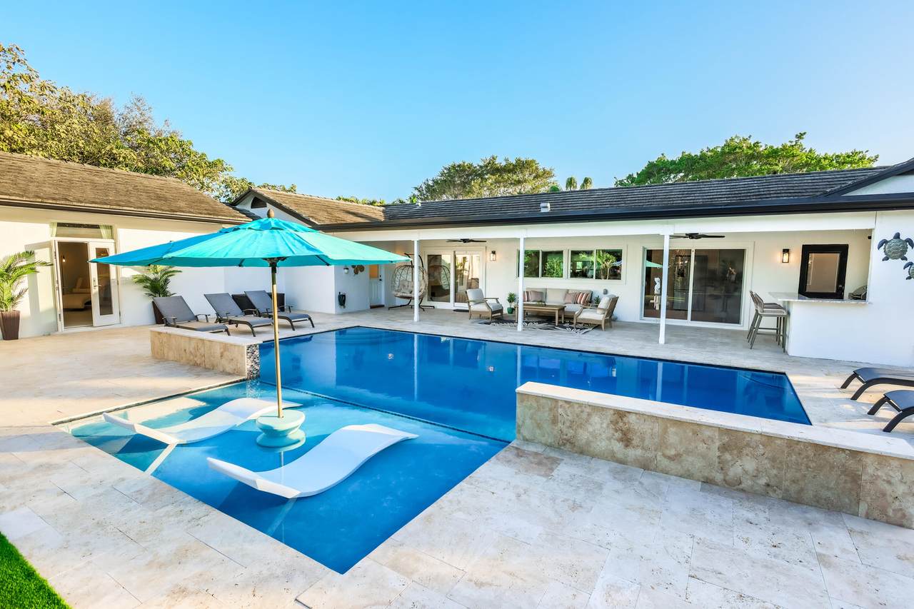 3127 Sherwood Boulevard - Photo 1