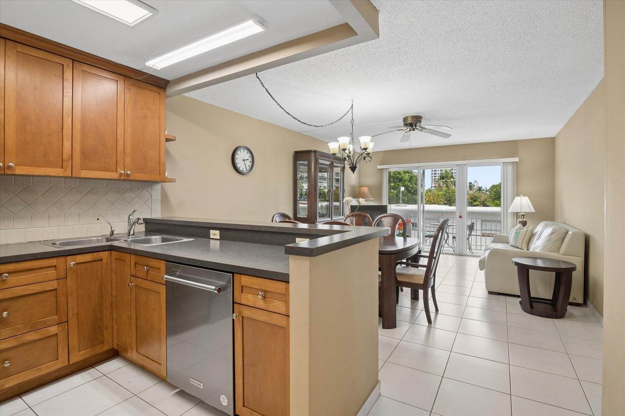 550 Bayshore Drive - Photo 1