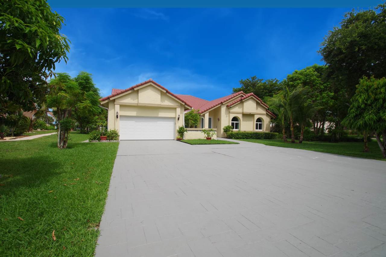 6300 60th Way - Photo 1