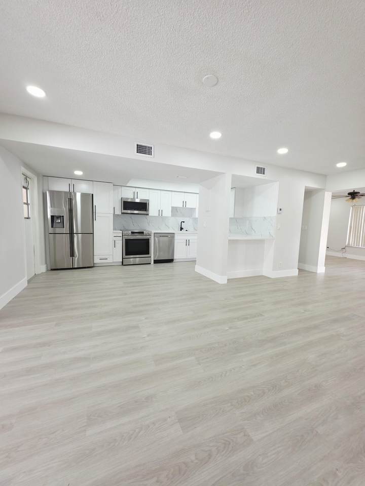 8090 12th Street - Photo 1