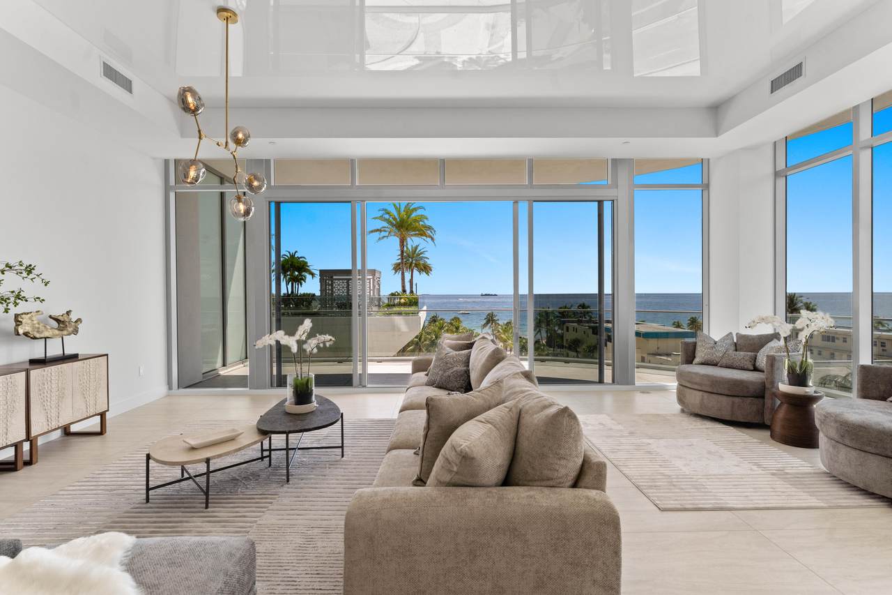 153 Seabreeze Boulevard - Photo 1