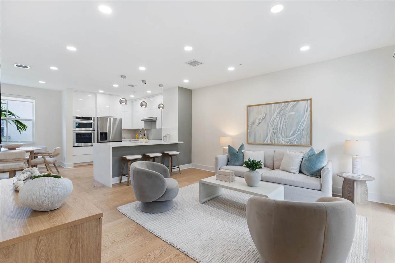 23 4TH Avenue - Photo 1