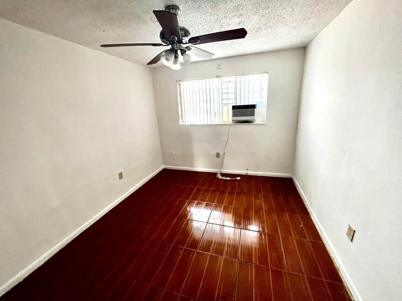 3015 8th Ave - Photo 1