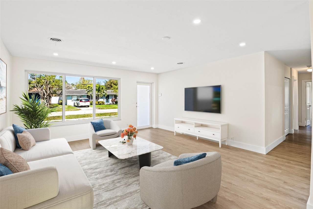 1104 7th Street - Photo 1