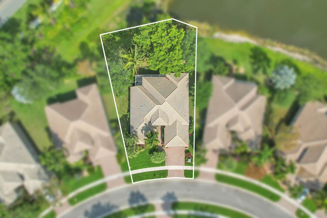 6585 Murano Way - Photo 1