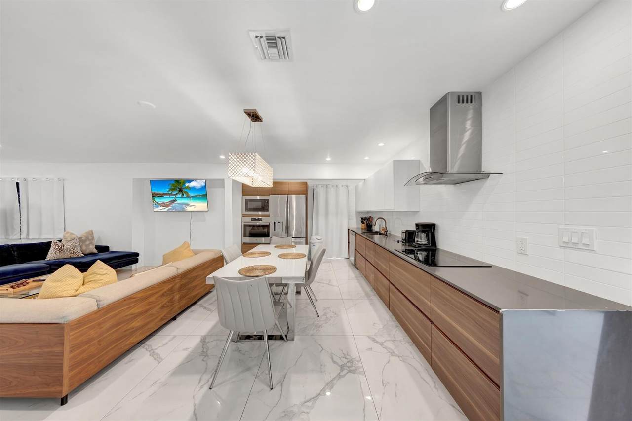 91 51st St - Photo 1