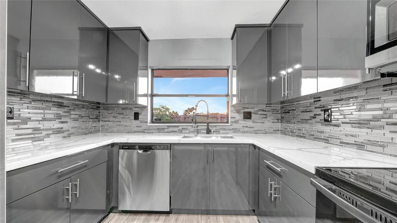 10433 Sunrise Lakes Boulevard - Photo 1