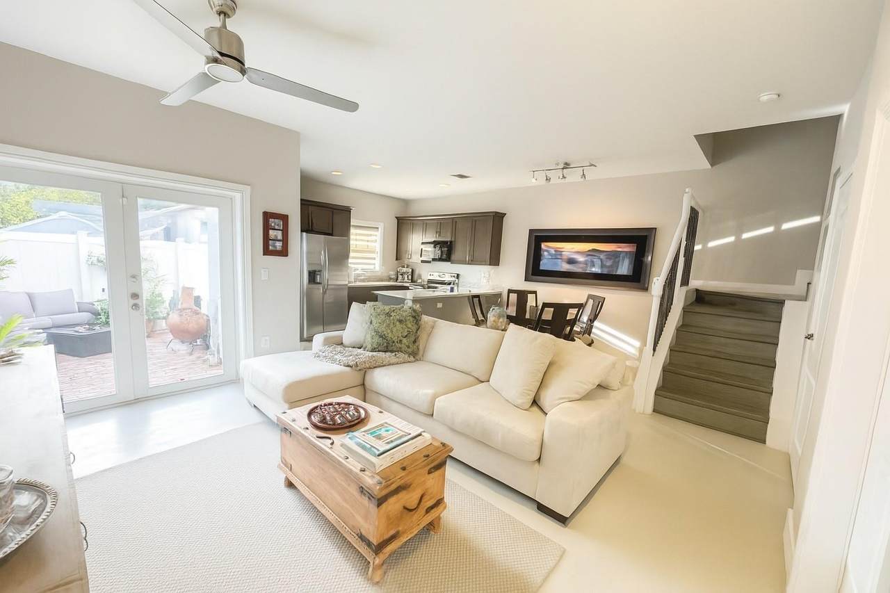 303 22 Street - Photo 1