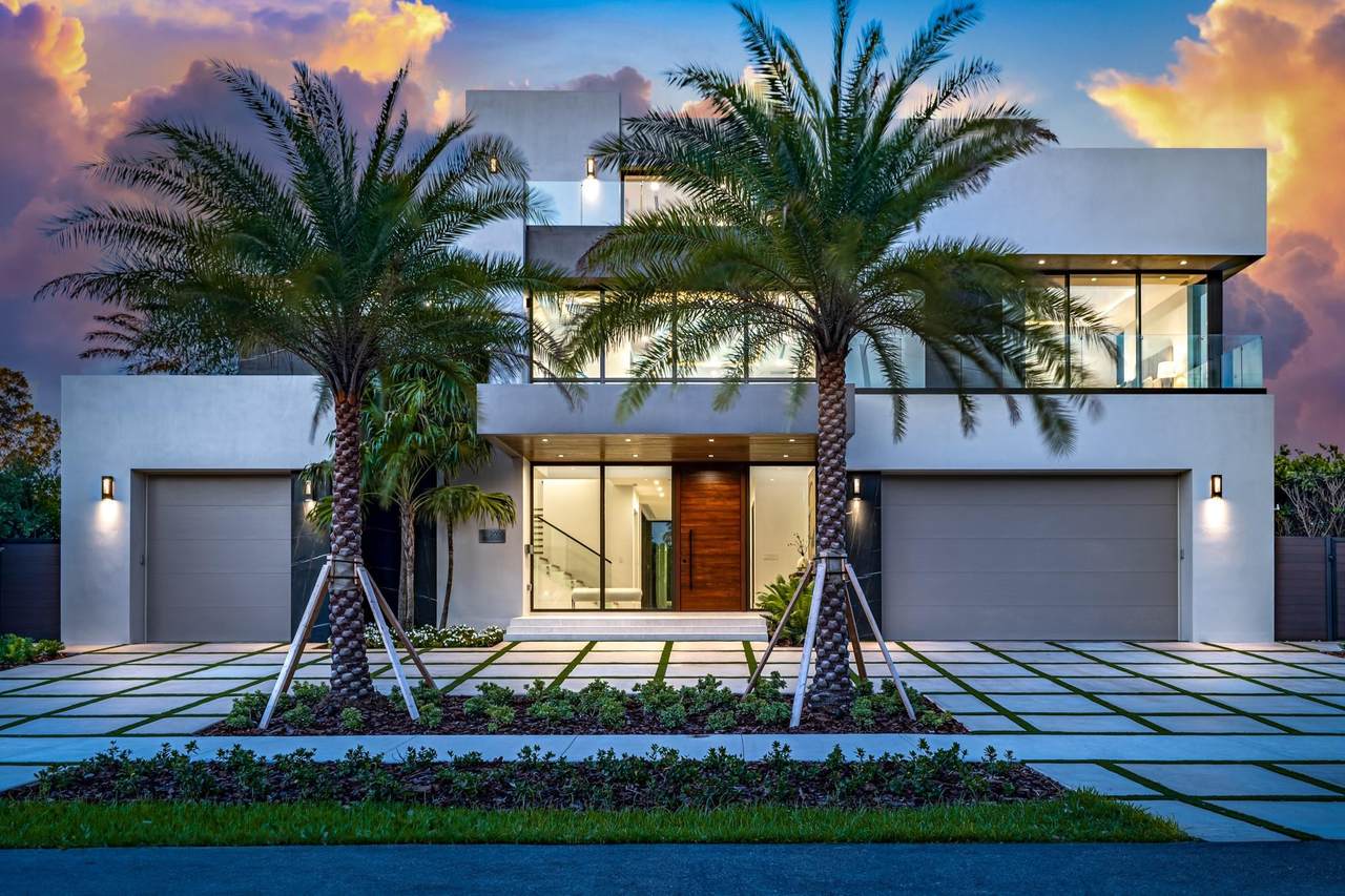 2000 Harbourview Drive - Photo 1