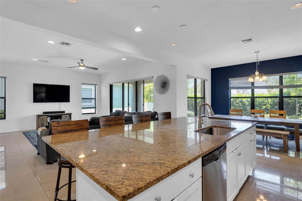 8835 37th Drive - Photo 1