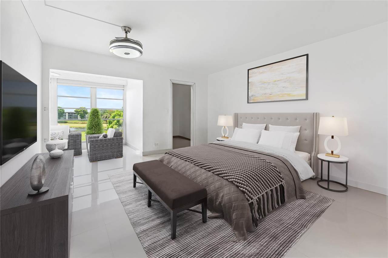 3004 Portofino Isle - Photo 1