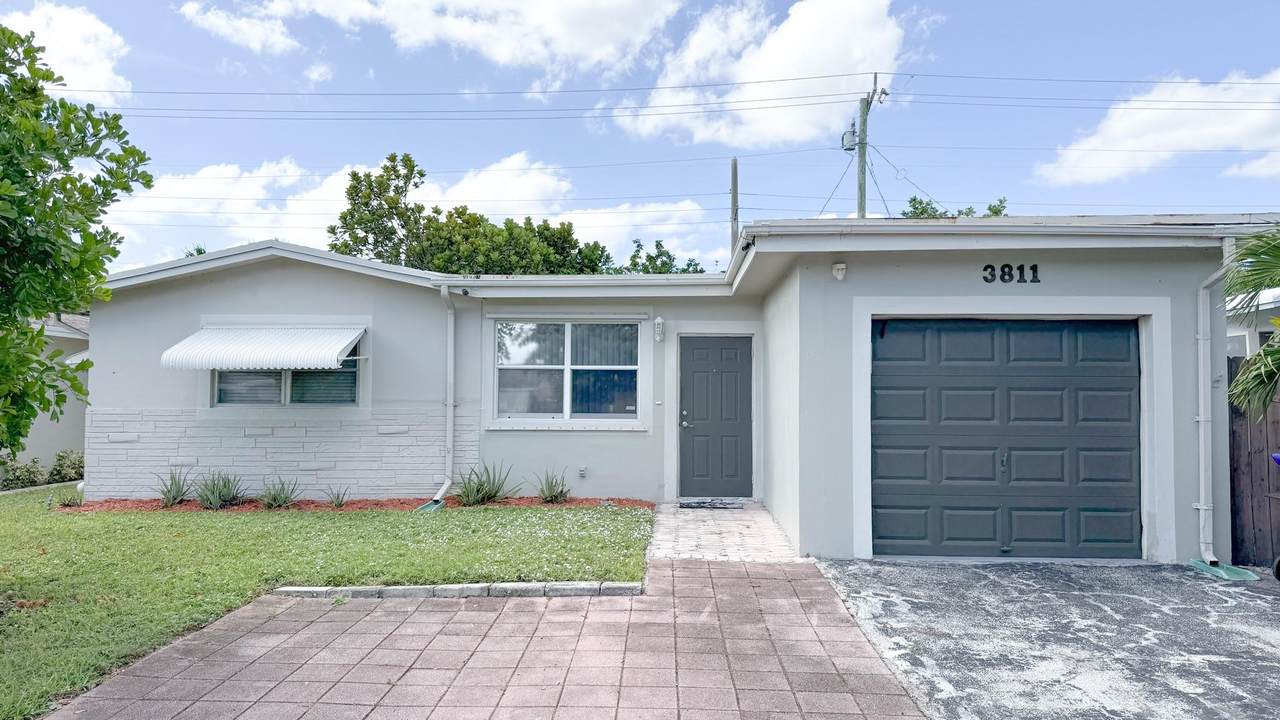 3811 15th Ter - Photo 1