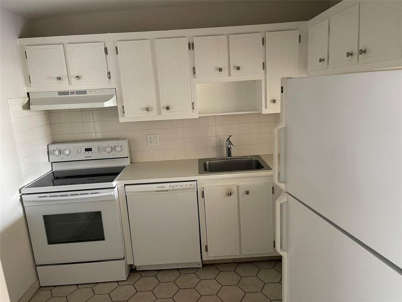 1005 Country Club Drive - Photo 1
