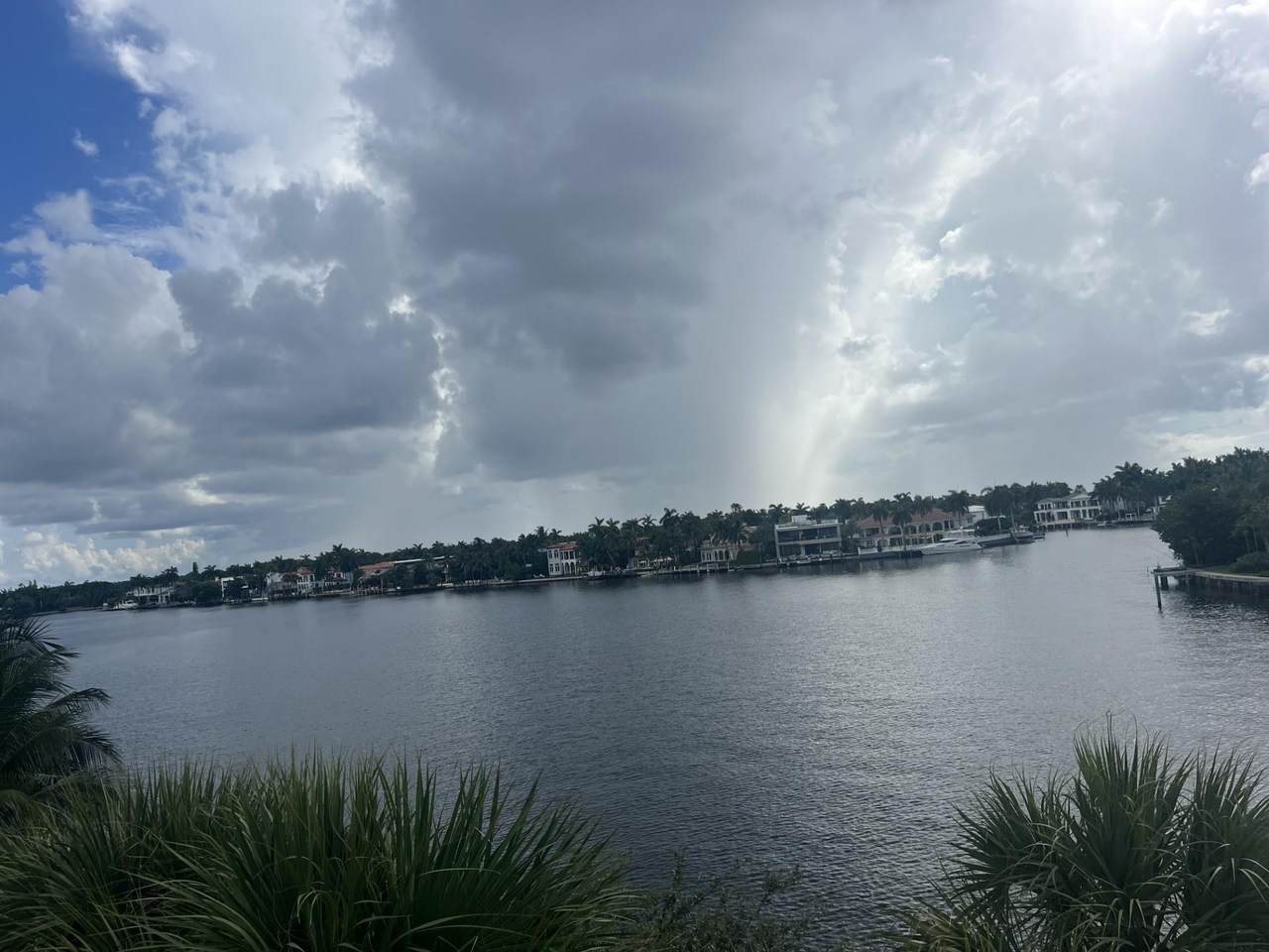 https://bt-photos.global.ssl.fastly.net/beaches/1280_boomver_3_F10533778-2.jpg
