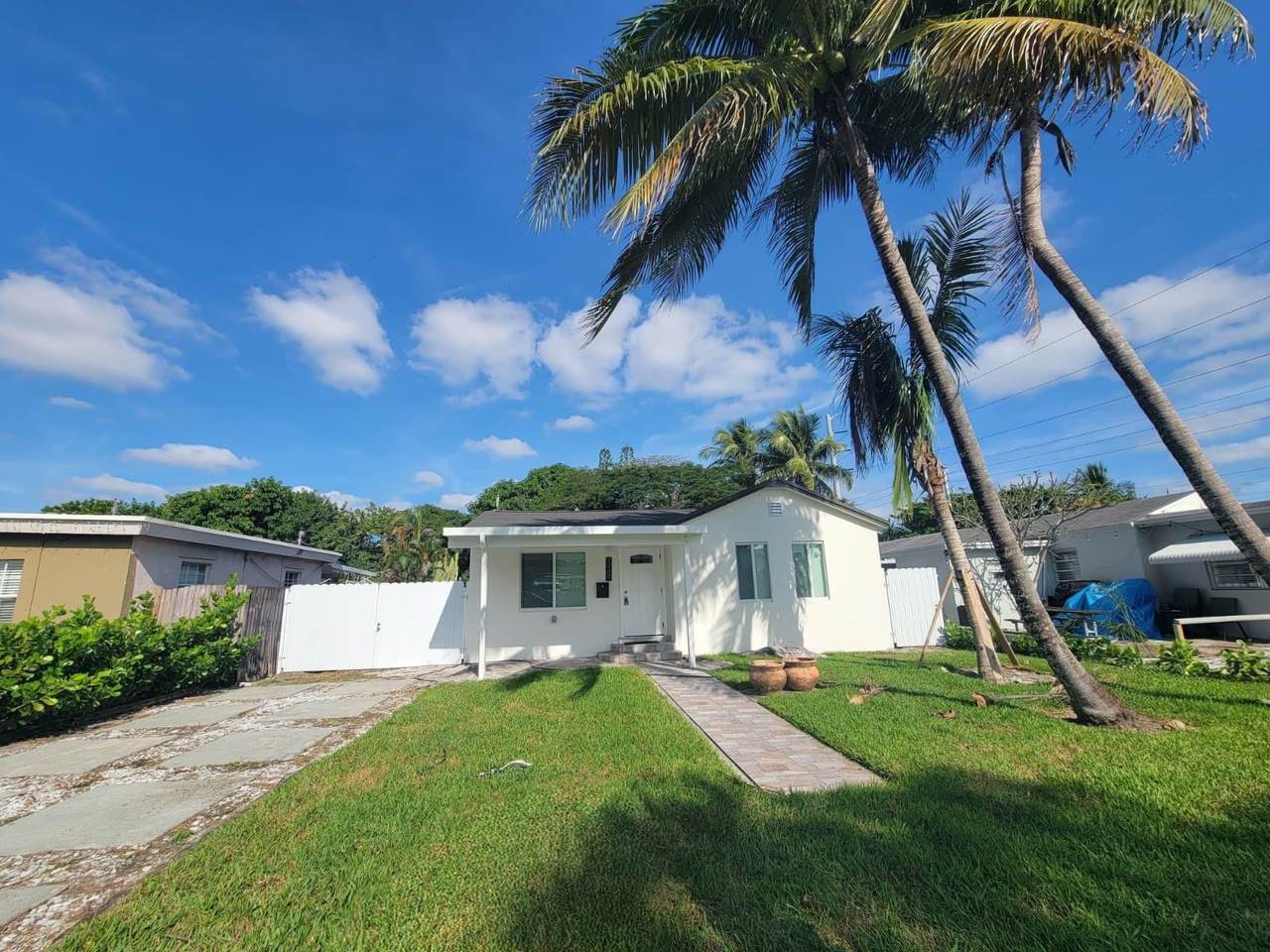 2207 Taft Street - Photo 1